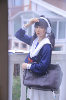 青青河边草谁写的